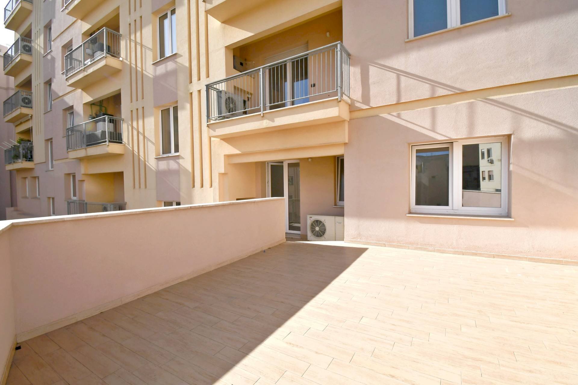 Ufficio Via Antonio Lo Frasso, Cagliari (zona San Benedetto) - foto 2