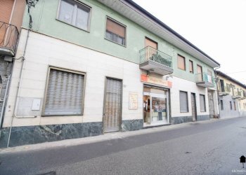 Facciata - Panificio - Pastificio via Giuseppe Mazzini, 50, Torrazza Piemonte - foto 2