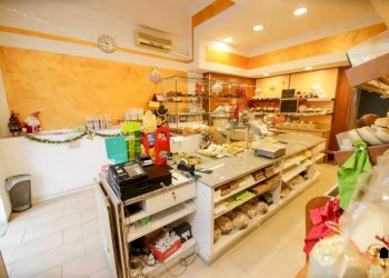 Interno non residenziale - Panificio - Pastificio via Giuseppe Mazzini, 50, Torrazza Piemonte - foto 6