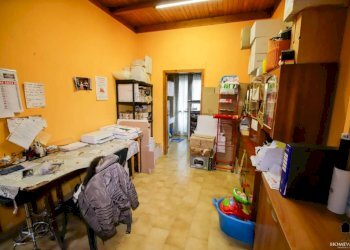 Interno non residenziale - Panificio - Pastificio via Giuseppe Mazzini, 50, Torrazza Piemonte - foto 9