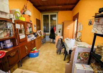 Interno non residenziale - Panificio - Pastificio via Giuseppe Mazzini, 50, Torrazza Piemonte - foto 10