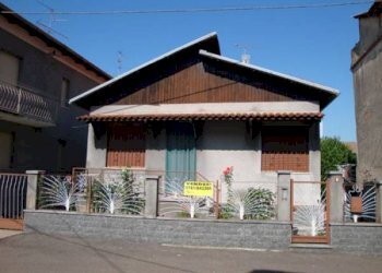 VISTA ESTERNA - Villa via Dottor Cesare Mocca, Palazzolo Vercellese - foto 1