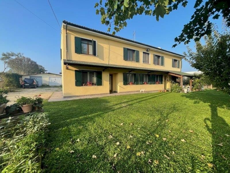 Single Family Villa Occhiobello - photo 1