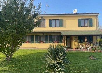 Single Family Villa Occhiobello - photo 2