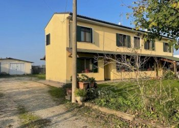 Single Family Villa Occhiobello - photo 4