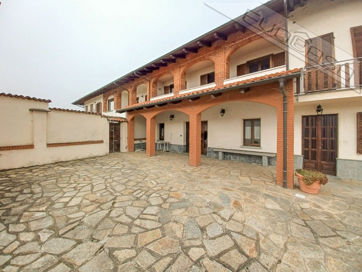 Villa via Nuova snc, Cavour - foto 1