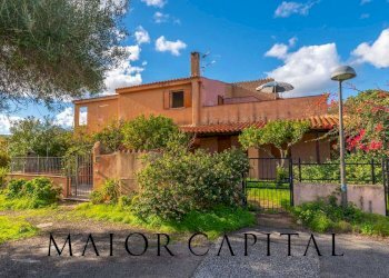 Bilocale Via Telti, San Teodoro - foto 1