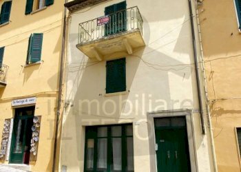 Facciata - Casa indipendente via Toselli, San Leo - foto 1