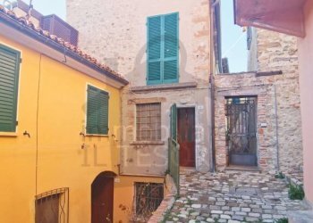 Facciata - Casa indipendente via Toselli, San Leo - foto 17