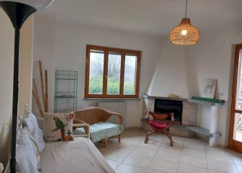 Salone - Quadrilocale via per Muceno, 47C, Porto Valtravaglia - foto 11