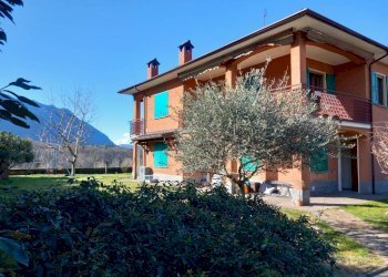 Facciata - Quadrilocale via per Muceno, 47C, Porto Valtravaglia - foto 1