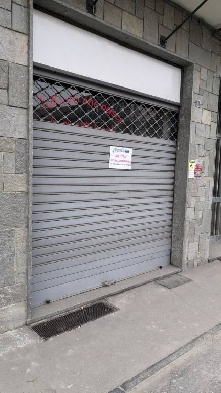 Facciata - Negozio via Torino, 169/A, Carmagnola - foto 2
