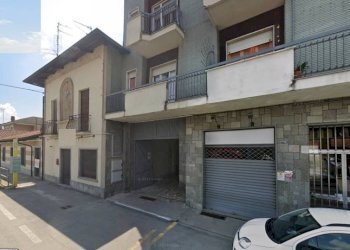 Facciata - Negozio via Torino, 169/A, Carmagnola - foto 1