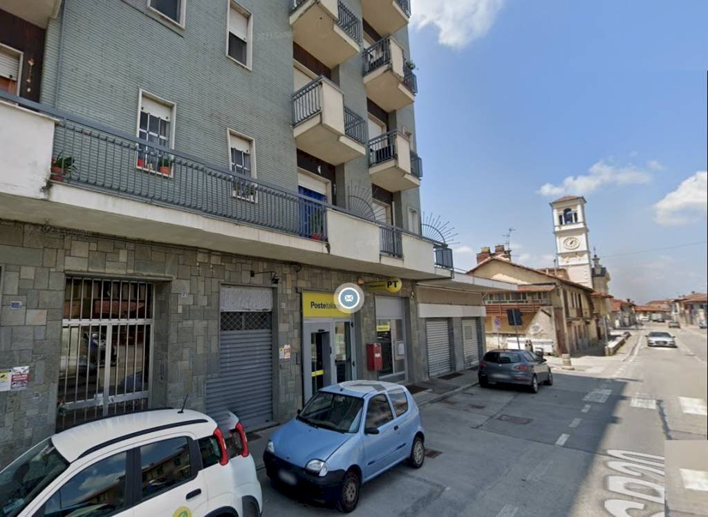 Facciata - Negozio via Torino, 171/A, Carmagnola - foto 1