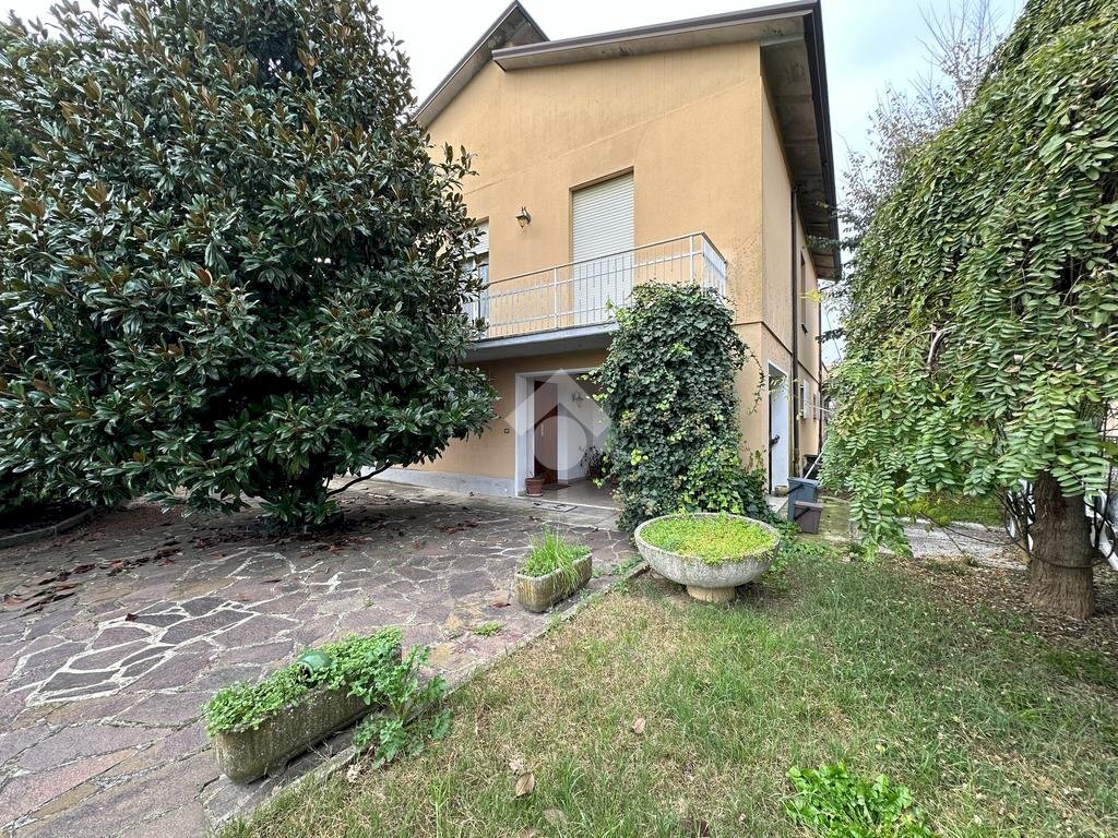 Villa Via Legano, Castelnovo di Sotto - foto 1