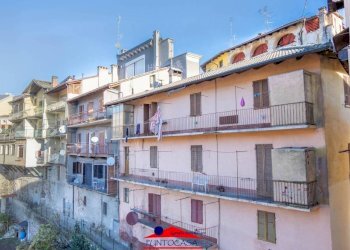 Facciata - Casa indipendente via Caraglio, 10, Dronero - foto 1