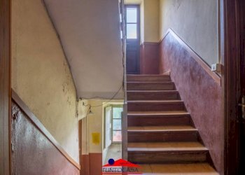 Interno palazzo - Casa indipendente via Caraglio, 10, Dronero - foto 2