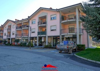 Facciata - Quadrilocale piazza della Libertà, 5, Brossasco - foto 2