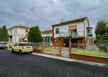 Facciata - Villa via Savio, Forlì - foto 2