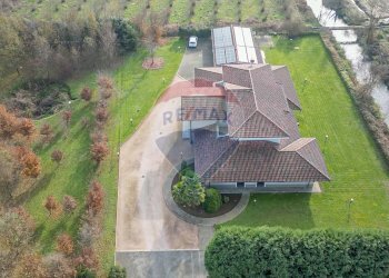 Villa via Madre Teresa di Calcutta, 38 
 Borgolavezzaro, Borgolavezzaro - photo 2