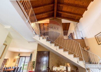 Villa via Madre Teresa di Calcutta, 38 
 Borgolavezzaro, Borgolavezzaro - photo 10