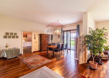 Villa via Madre Teresa di Calcutta, 38 
 Borgolavezzaro, Borgolavezzaro - photo 11