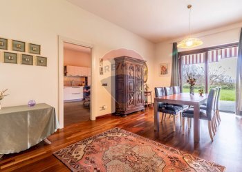 Villa via Madre Teresa di Calcutta, 38 
 Borgolavezzaro, Borgolavezzaro - photo 12