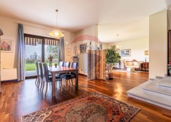 Villa via Madre Teresa di Calcutta, 38 
 Borgolavezzaro, Borgolavezzaro - photo 13