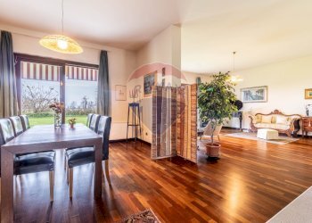 Villa via Madre Teresa di Calcutta, 38 
 Borgolavezzaro, Borgolavezzaro - photo 14