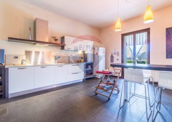 Villa via Madre Teresa di Calcutta, 38 
 Borgolavezzaro, Borgolavezzaro - photo 28