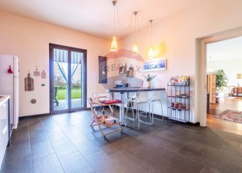 Villa via Madre Teresa di Calcutta, 38 
 Borgolavezzaro, Borgolavezzaro - photo 29