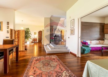 Villa via Madre Teresa di Calcutta, 38 
 Borgolavezzaro, Borgolavezzaro - photo 32