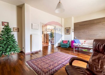 Villa via Madre Teresa di Calcutta, 38 
 Borgolavezzaro, Borgolavezzaro - photo 36