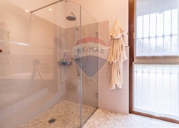 Villa via Madre Teresa di Calcutta, 38 
 Borgolavezzaro, Borgolavezzaro - photo 49