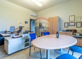 Villa via Madre Teresa di Calcutta, 38 
 Borgolavezzaro, Borgolavezzaro - photo 70