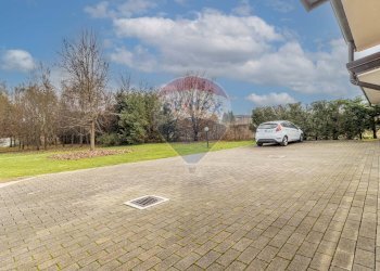 Villa via Madre Teresa di Calcutta, 38 
 Borgolavezzaro, Borgolavezzaro - photo 75