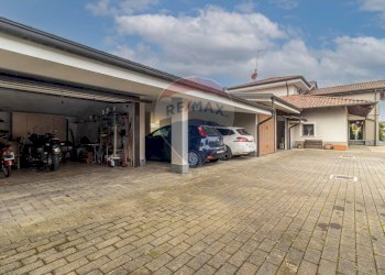 Villa via Madre Teresa di Calcutta, 38 
 Borgolavezzaro, Borgolavezzaro - photo 76