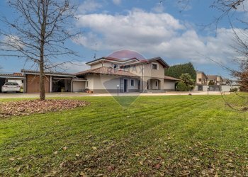 Villa via Madre Teresa di Calcutta, 38 
 Borgolavezzaro, Borgolavezzaro - photo 80