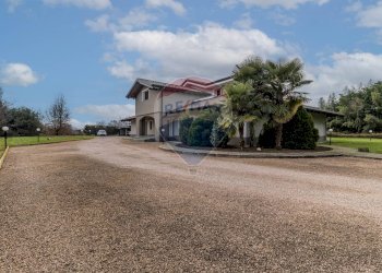 Villa via Madre Teresa di Calcutta, 38 
 Borgolavezzaro, Borgolavezzaro - photo 82