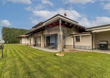 Villa via Madre Teresa di Calcutta, 38 
 Borgolavezzaro, Borgolavezzaro - photo 89