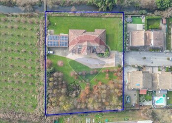 Villa via Madre Teresa di Calcutta, 38 
 Borgolavezzaro, Borgolavezzaro - photo 93