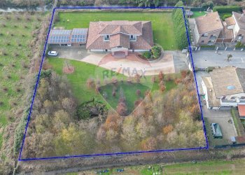 Villa via Madre Teresa di Calcutta, 38 
 Borgolavezzaro, Borgolavezzaro - photo 94