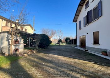 Portion of a house Via Della Repubblica, Cavriago - photo 7