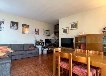 Portion of a house Via Della Repubblica, Cavriago - photo 10