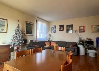 Portion of a house Via Della Repubblica, Cavriago - photo 17