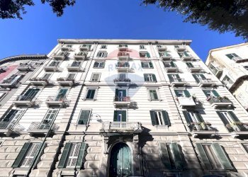 Laboratorio Corso V. Emanuele, Napoli (zona Chiaia) - foto 1