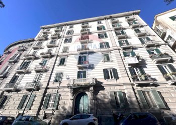 Laboratorio Corso V. Emanuele, Napoli (zona Chiaia) - foto 2