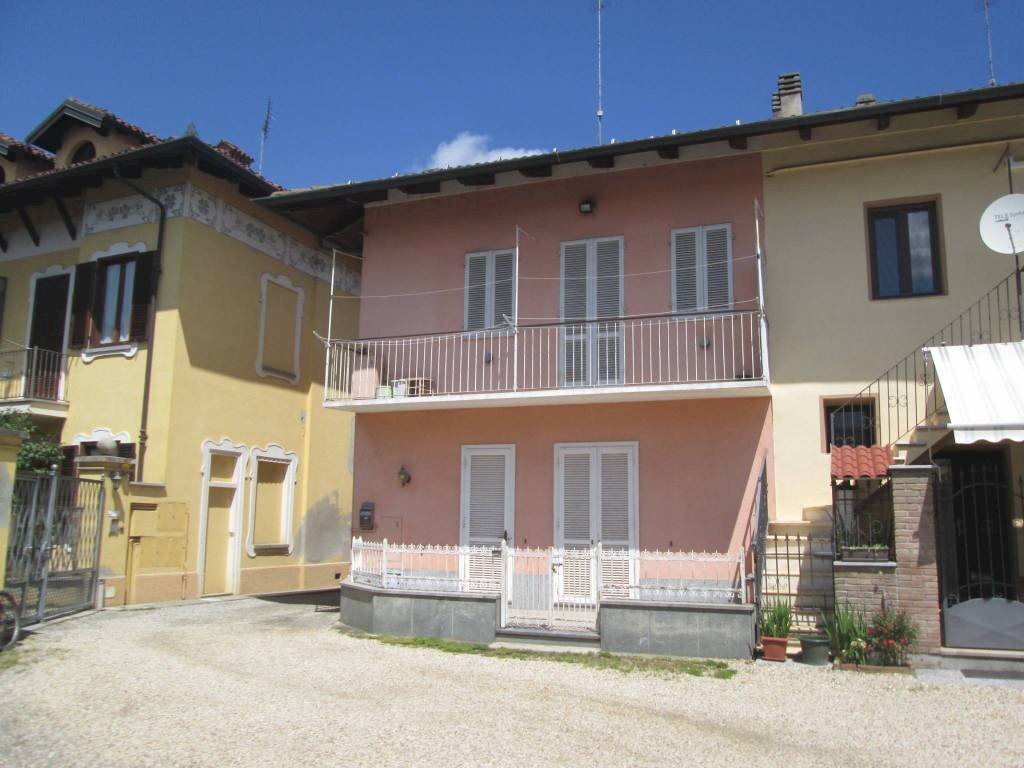 Facciata - Rustico via Giuseppe Leone Pignatelli, 10, Villafranca Piemonte - foto 3