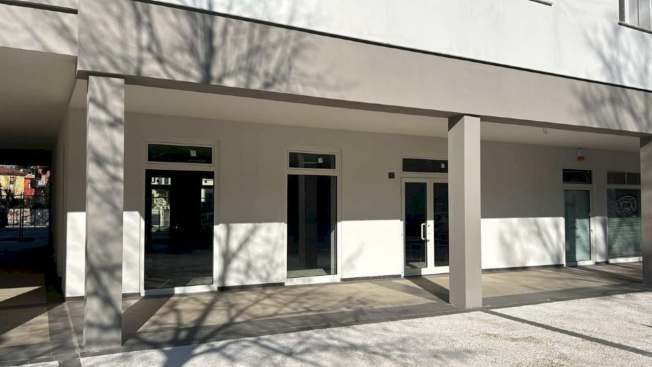facciata immobile - Negozio via Garibaldi, Casalecchio di Reno - foto 3