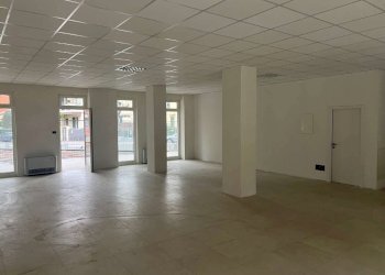 negozio - Negozio via Garibaldi, Casalecchio di Reno - foto 11